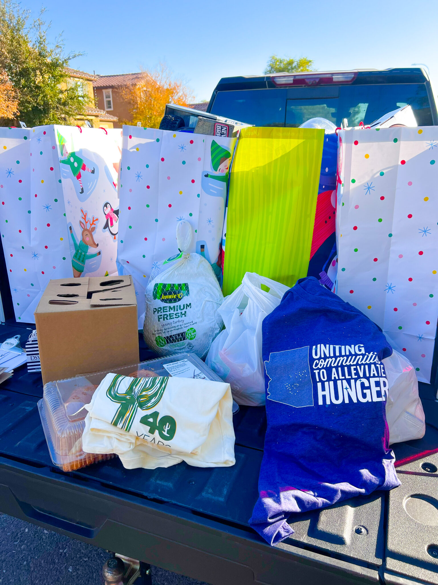 United Food Bank and LoveUp Foundation Deliver Christmas Wishes to